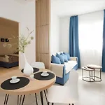 Giada Luxury דירה *