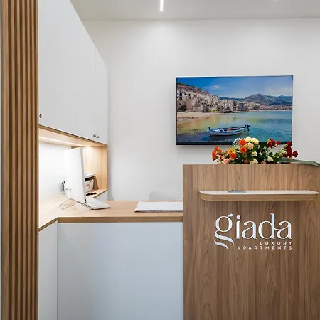Giada Luxury טראסיני